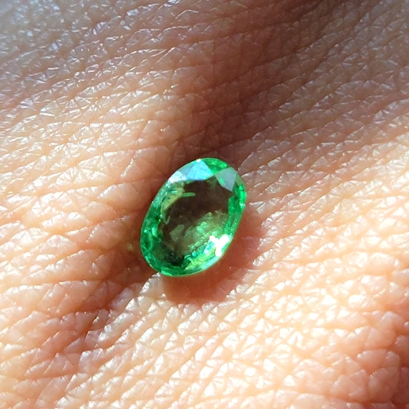 Extremely Rare Tsvorite Garnet - Picture 5 of 8